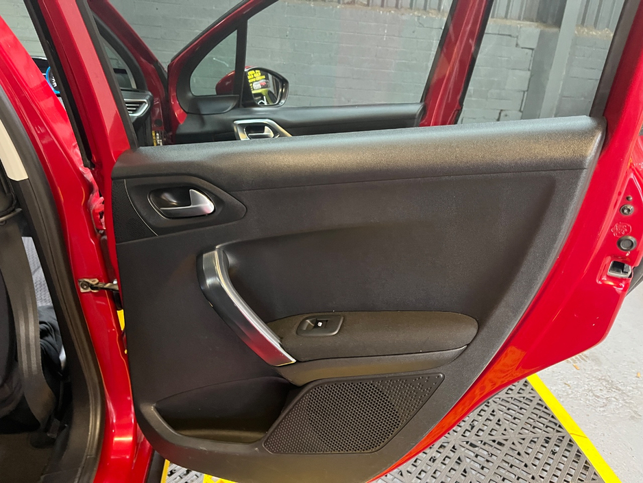 Peugeot 2008 ALLURE 1.2 PURETECH 82 4DR — thumbnail 15