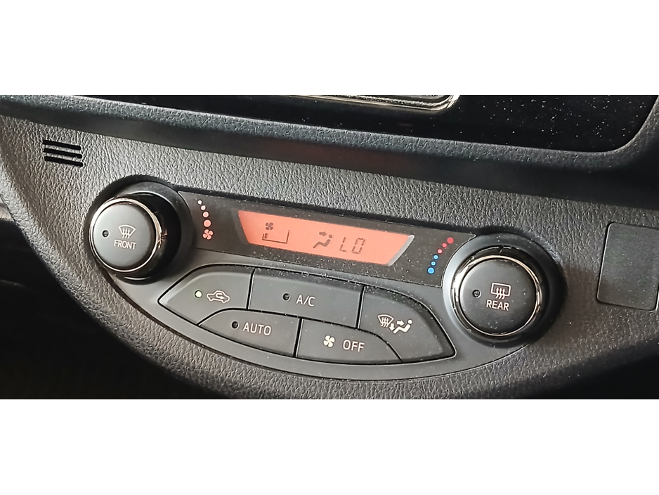 2017 Toyota Vitz 1.5L Hybrid For Sale Images
