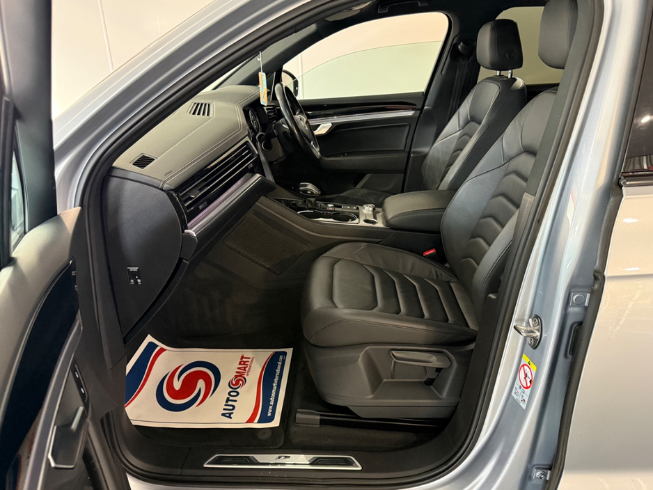 2019 Volkswagen Touareg 3L Diesel For Sale Images