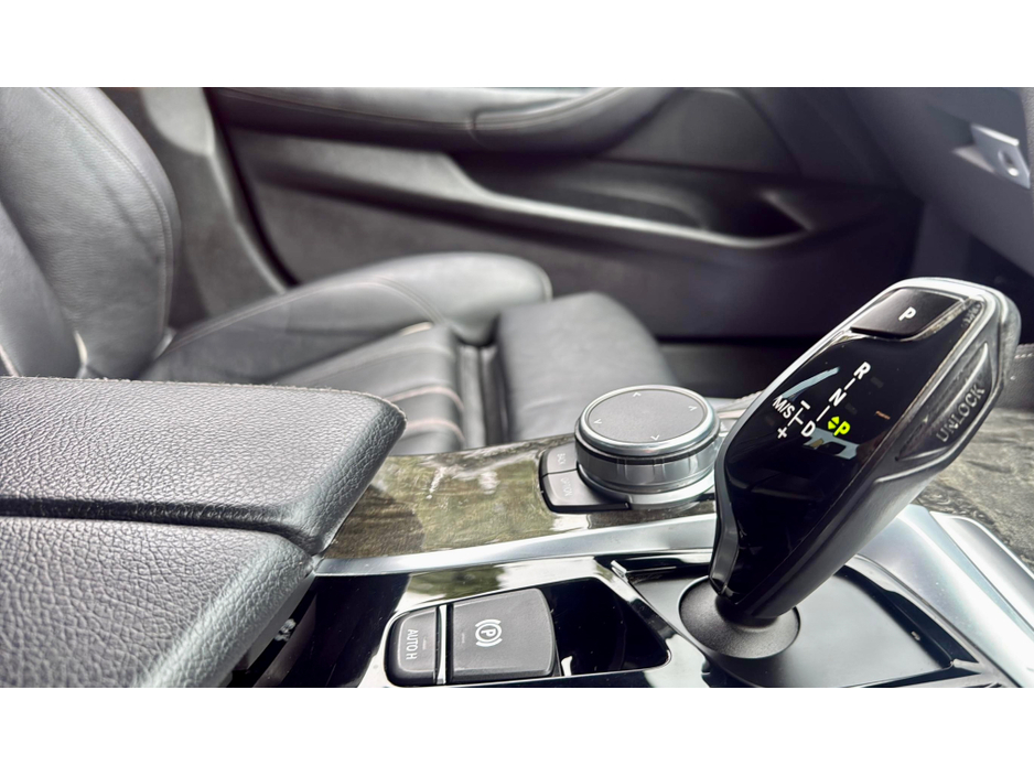 2019 BMW 5 Series 2.0L Diesel For Sale Images