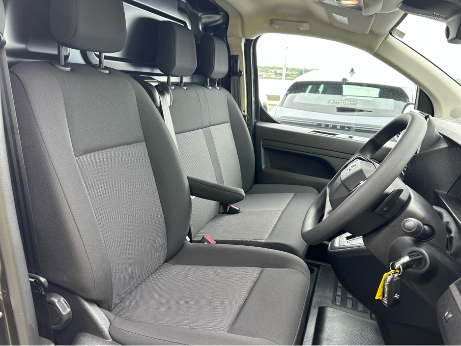 2025 Opel Vivaro 1.5L Diesel For Sale Images