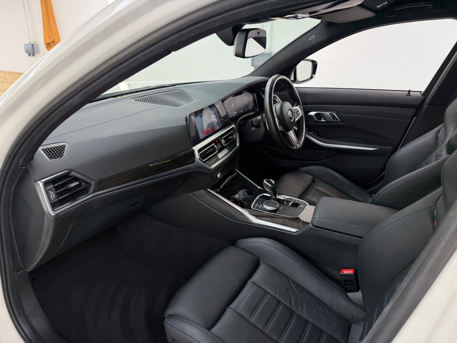 BMW 3 Series 320D M-SPORT PRO X-DRIVE M-PERFORMANCE 2.0 DIESEL AUTOMATIC // M3 UPGRADED WHEEL PACKAGE // FULL M-PERFORMANCE KIT // PRO MEDIA PACK // APPLE CARPLAY // PRIVACY PACK // AA APPROVED DEALER 2026 — thumbnail 17