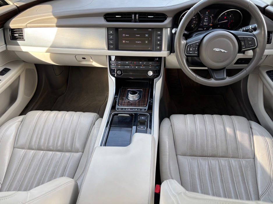 2016 Jaguar XF 2L Diesel For Sale Images
