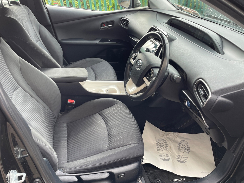 2016 Toyota Prius 1.8L Petrol Hybrid For Sale Images
