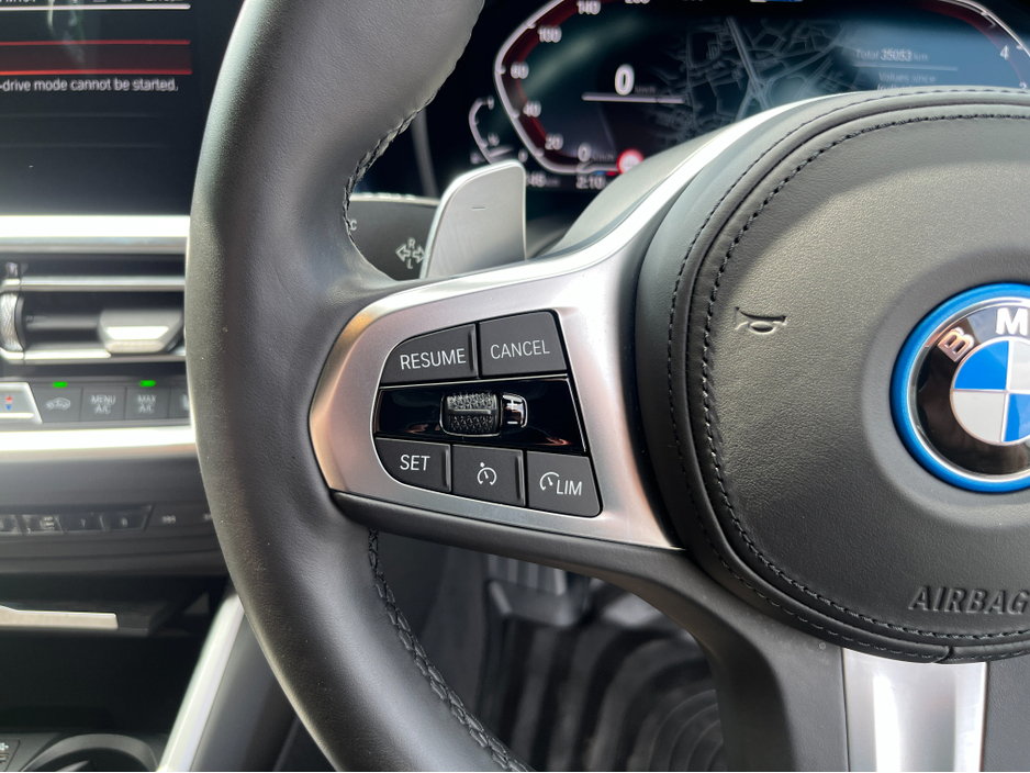 BMW 3 Series 330E M-SPORT PHEV AUTOMATIC HYBRID 2.0 PETROL //LOW MILES// — thumbnail 25