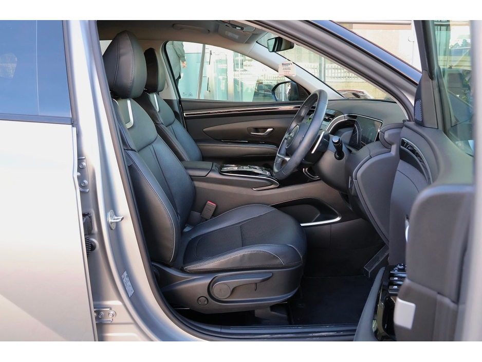 Hyundai Tucson 2WD Executive Plus HEV Auto w.2 Tone Roof — thumbnail 12