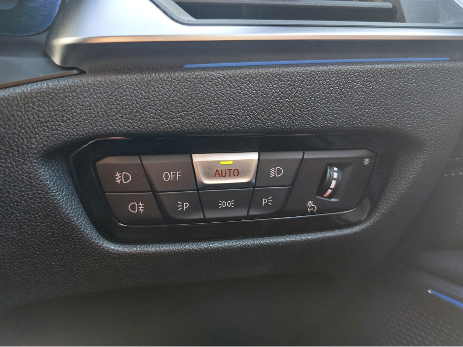 2022 BMW 3 Series 2.0L Petrol Plug-in Hybrid For Sale Images
