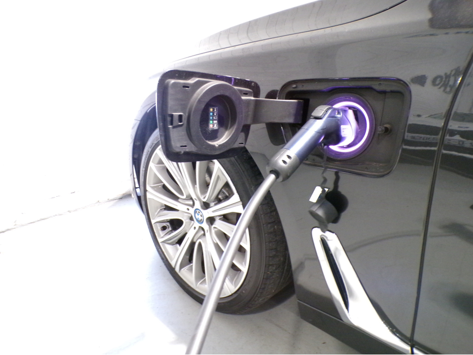 2017 BMW 7 Series 2L Petrol Plug-in Hybrid For Sale Images