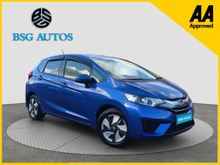 Honda Fit 2015 HONDA FIT 1.5 HYBRID  AUTOMATIC *FINANCE*