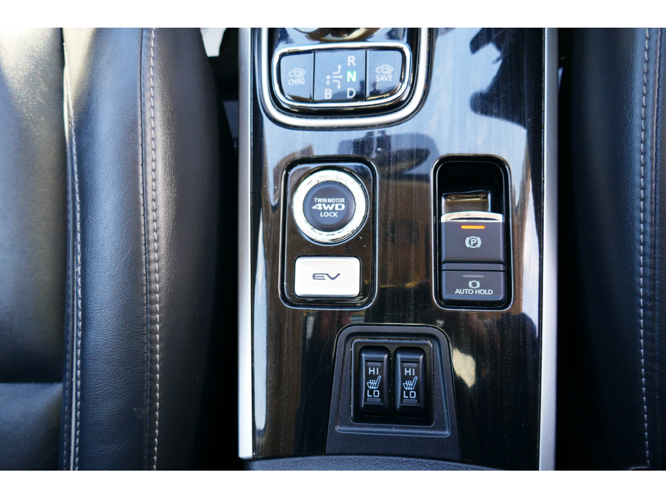 2017 Mitsubishi Outlander 2L Petrol Hybrid For Sale Images