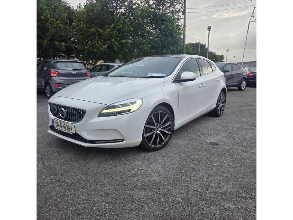 2017 Volvo V40 2L Diesel For Sale Images