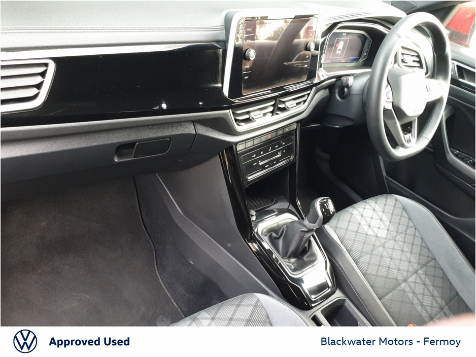 Volkswagen T-Roc 1.0TSI 110BHP R-LINE WITH REAR VIEW CAMERA — thumbnail 16