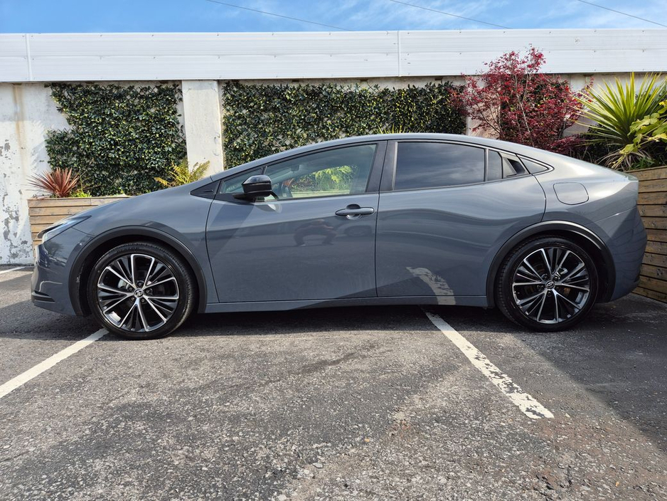 Toyota Prius 2.0 HEV / G-PACK HIGH SPEC / LOW MILEAGE / TAX €150 — thumbnail 12