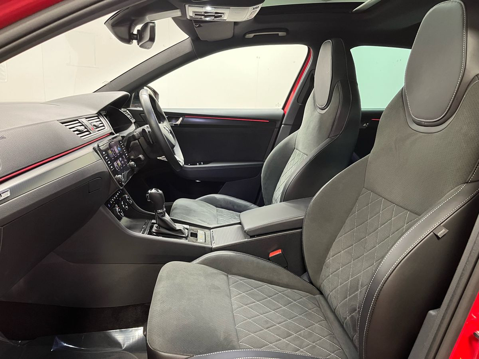 Skoda Superb Sportline DSG 2.0TDI 150BHP - Reversing Camera - Sunroof - Climate Control - Heated Seats - Cruise Control - Keyless Start - Apple CarPlay/Android Auto — thumbnail 18