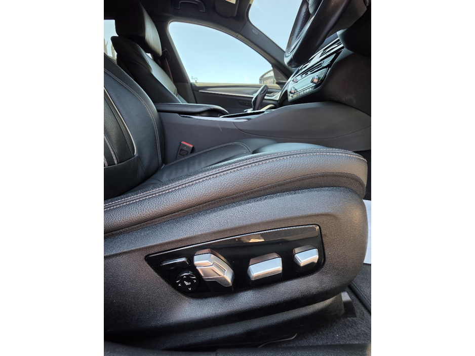2021 BMW 5 Series 2L Petrol Plug-in Hybrid For Sale Images
