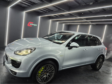 2017 Porsche Cayenne 3L Petrol Plug-in Hybrid For Sale Images