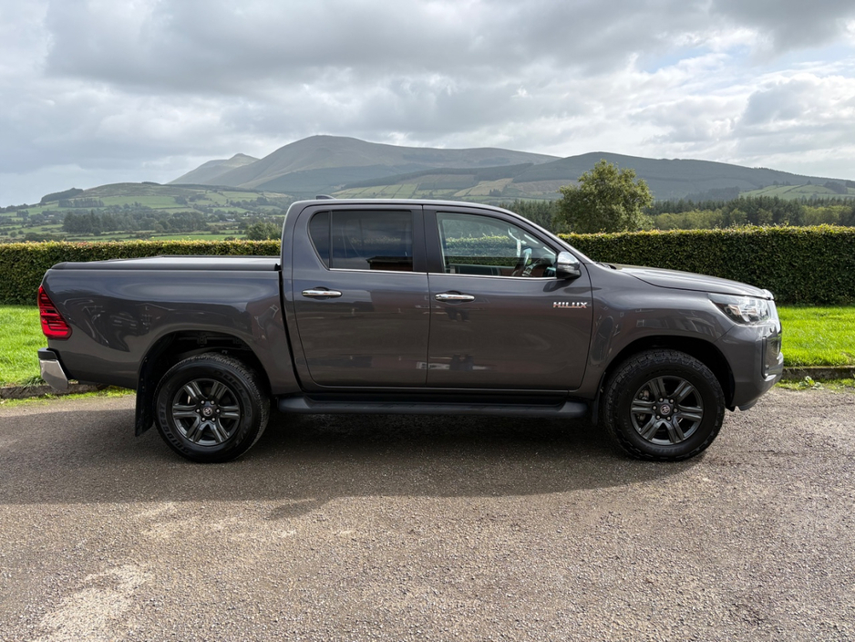 2023 Toyota Hilux For Sale Images