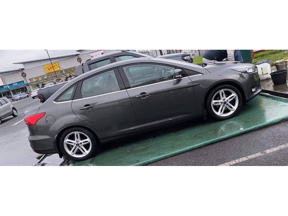 Ford Focus 1.6 Zetec Saloon Diesel Manual (95bhp)