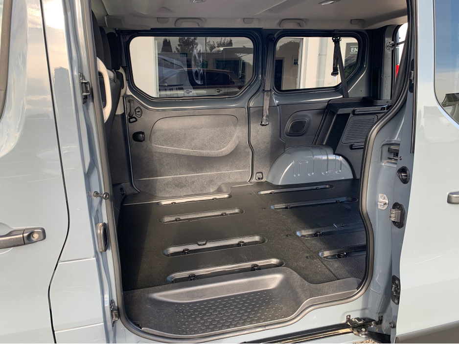 2023 Renault Trafic 2.0L Diesel For Sale Images