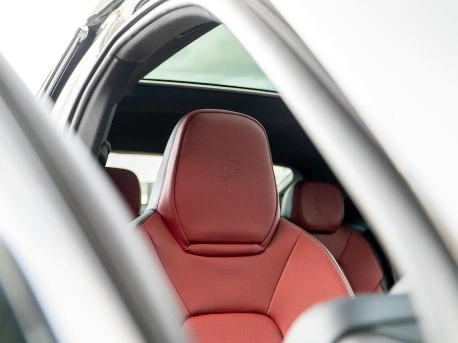 2024 Porsche Cayenne 3L Petrol Plug-in Hybrid For Sale Images