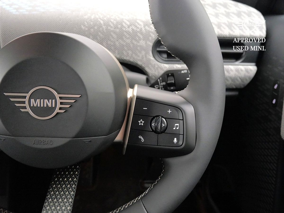 2024 MINI Hatch 1.5L Petrol For Sale Images