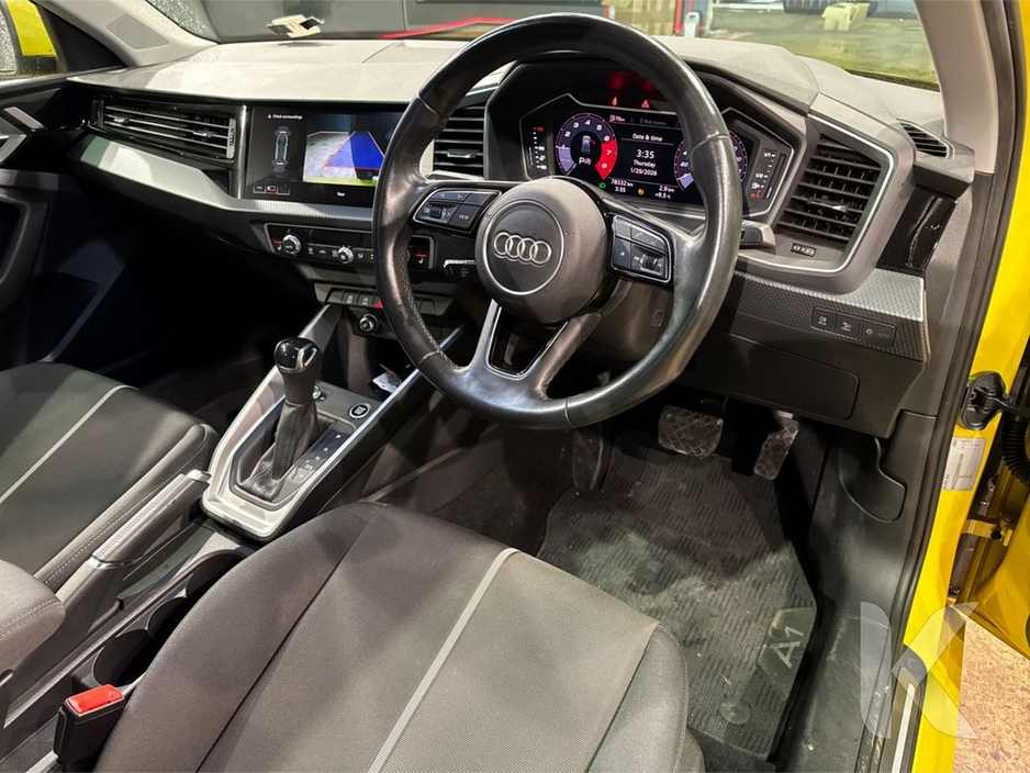 Audi A1 1.0 AUTOMATIC - YELLOW/BLACK 2 TONE - CRUISE CONTROL - REAR CAMERA — thumbnail 21