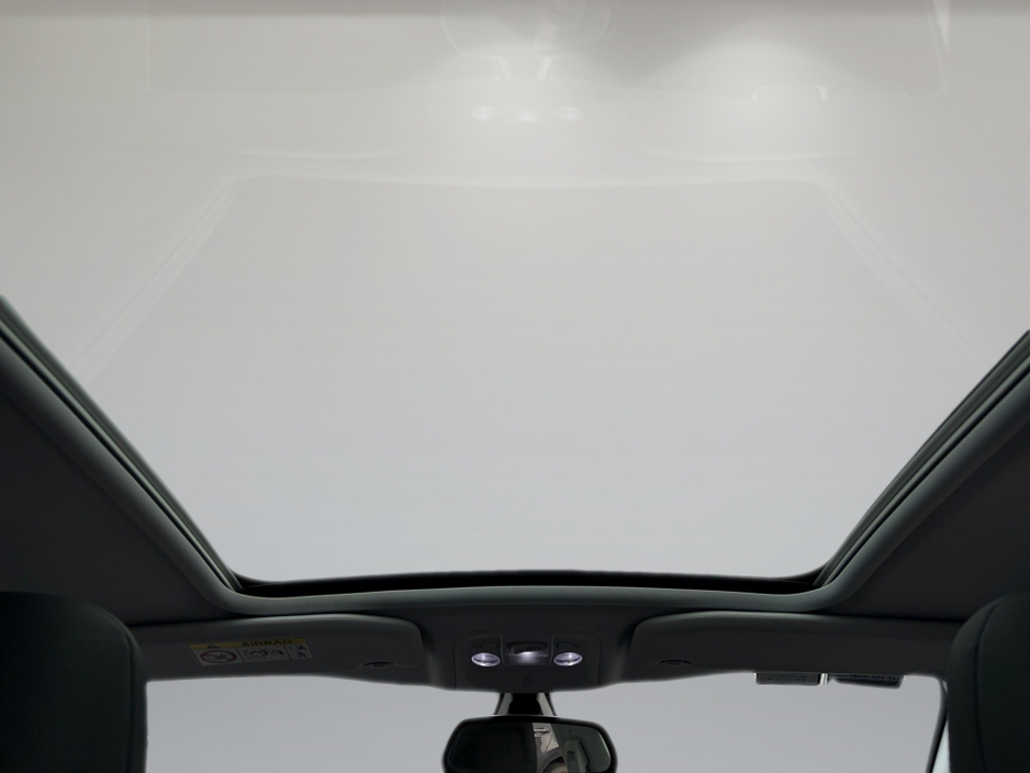 Peugeot 2008 ALLURE 1.2 PURETECH  ** PANORAMIC GLASS ROOF ** HALF LEATHER INTERIOR ** SAT NAV ** SUPERB EXAMPLE ** — thumbnail 15