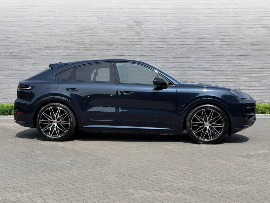 2024 Porsche Cayenne 3L Petrol Plug-in Hybrid For Sale Images