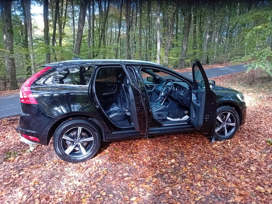 2017 Volvo XC60 2.4L Diesel For Sale Images
