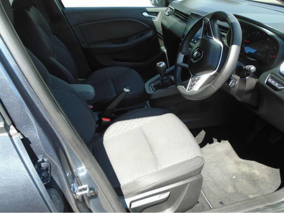 2022 Renault Clio 1L Petrol For Sale Images