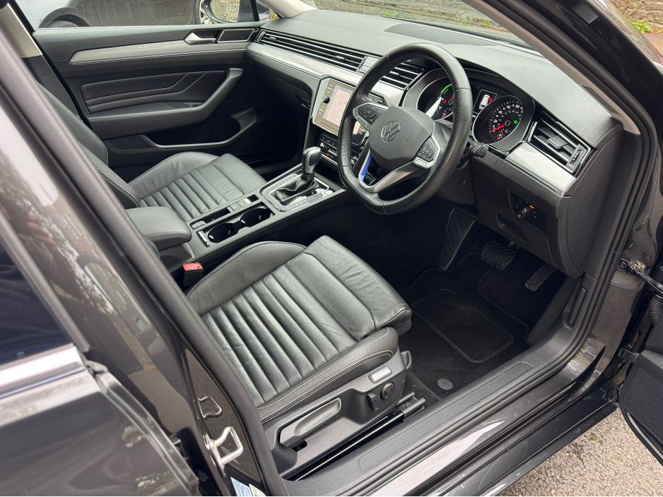 2022 Volkswagen Passat 1.4L Petrol Plug-in Hybrid For Sale Images