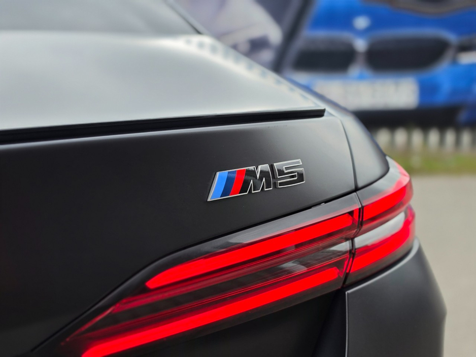 2025 BMW M5 4.5L Petrol Plug-in Hybrid For Sale Images