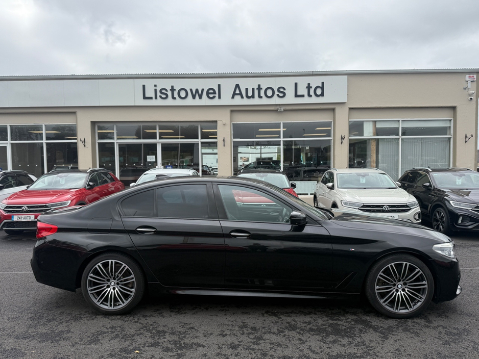 BMW 5 Series M-SPORT 523D 190BHP AUTOMATIC 2.0 DIESEL *VIRTUAL COCKPIT, REAR VIEW CAMERA, 19 " DIAMOND CUT ALLOYS, PARKING SENSORS FRONT & REAR, PADDLE SHIFT, MEMORY SEATS, LEATHER UPHOLSTERY,3 STAGE HEATED SEATS* — thumbnail 3