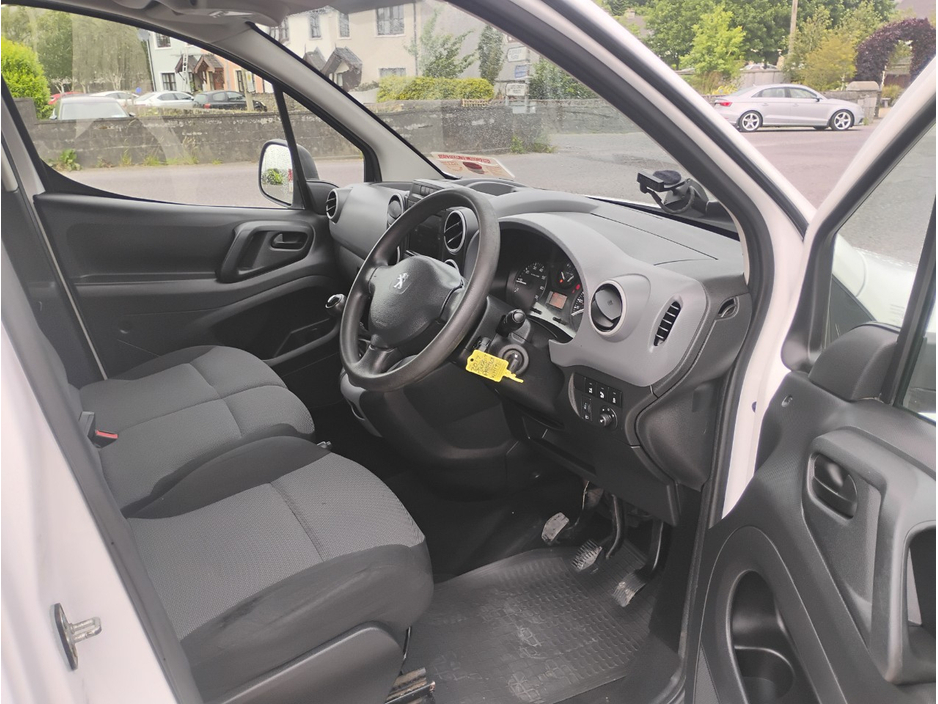 2017 Peugeot Partner 1.6L Diesel For Sale Images