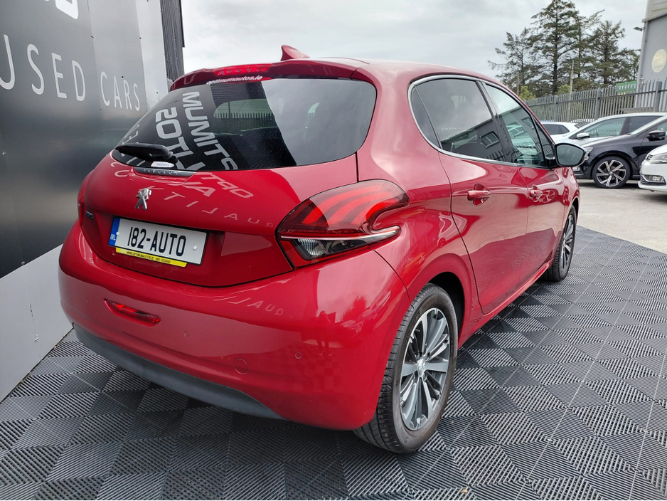 Peugeot 208 Peugeot 208, 1.2 petrol, auto, alloys, — thumbnail 5