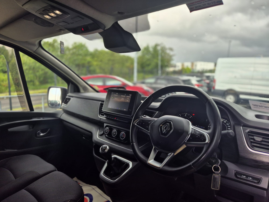 2022 Renault Trafic 2L Diesel For Sale Images
