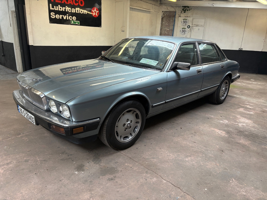 1990 Jaguar XJ6