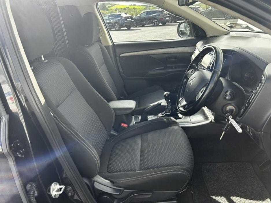 2017 Mitsubishi Outlander 2.3L Diesel For Sale Images
