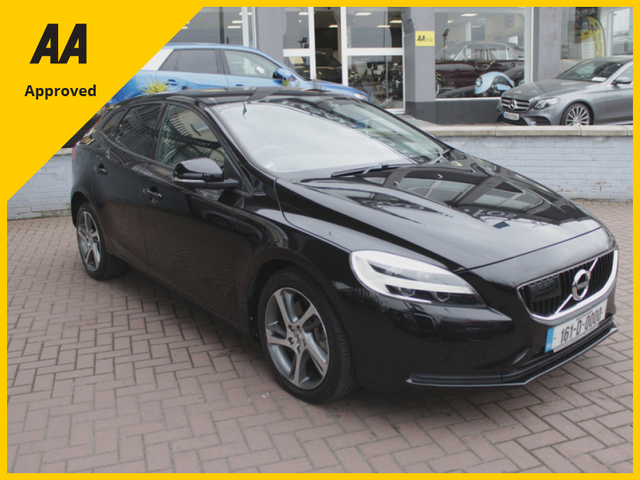 2016 VOLVO V40 2.0D4 MOMENTUM EDITION 5DR HATCHBACK AUTOMATIC // 1 OWNER CAR WITH ONLY 60,000 KMS IN AS NEW CONDITION // BUY WITH CONFIDENCE AA AND SIMI APPROVED DEALER 2026 // FINANCE ARRANGED // TRADE INS WELCOME