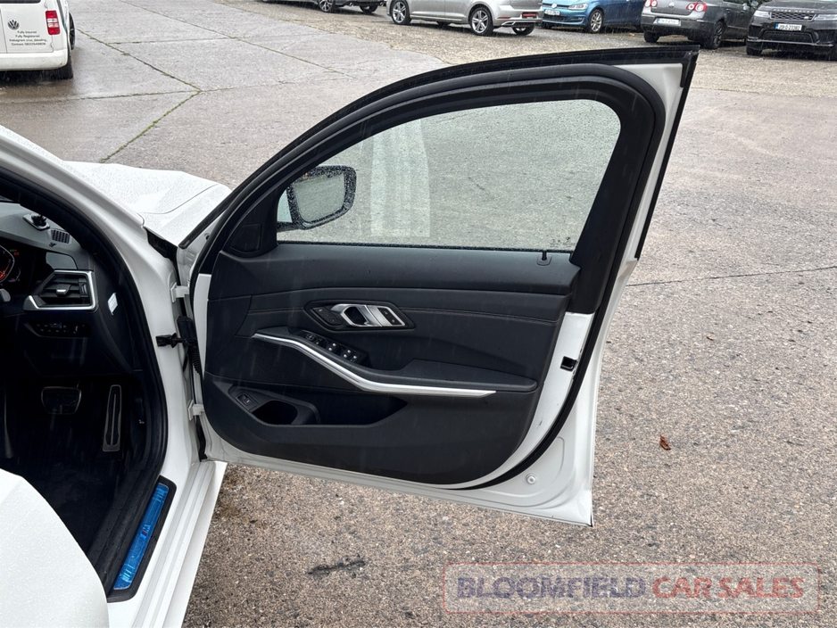 BMW 3 Series 320D MSPORT , AUTO // PRISTINE — thumbnail 29