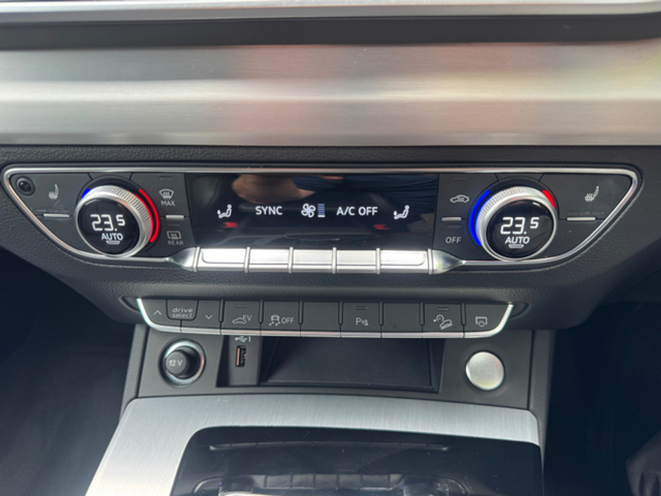 2023 Audi Q5 2.0L Petrol Plug-in Hybrid For Sale Images