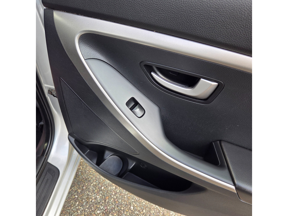 2013 Hyundai i30 1.4L Petrol For Sale Images