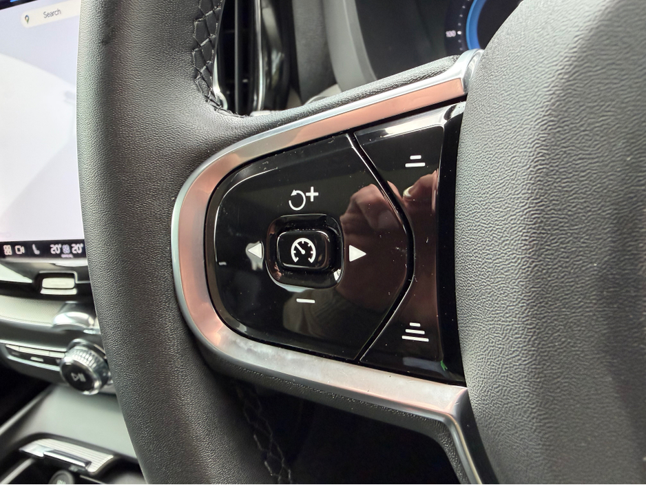 2023 Volvo XC60 2L Petrol Plug-in Hybrid For Sale Images