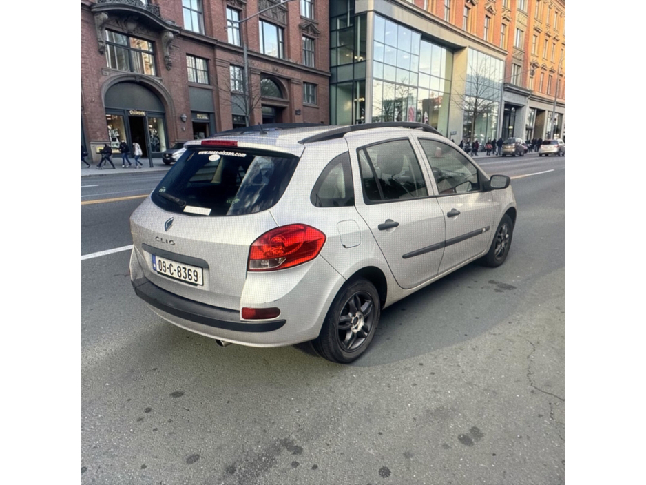 2009 Renault Clio 1.1L Petrol For Sale Images