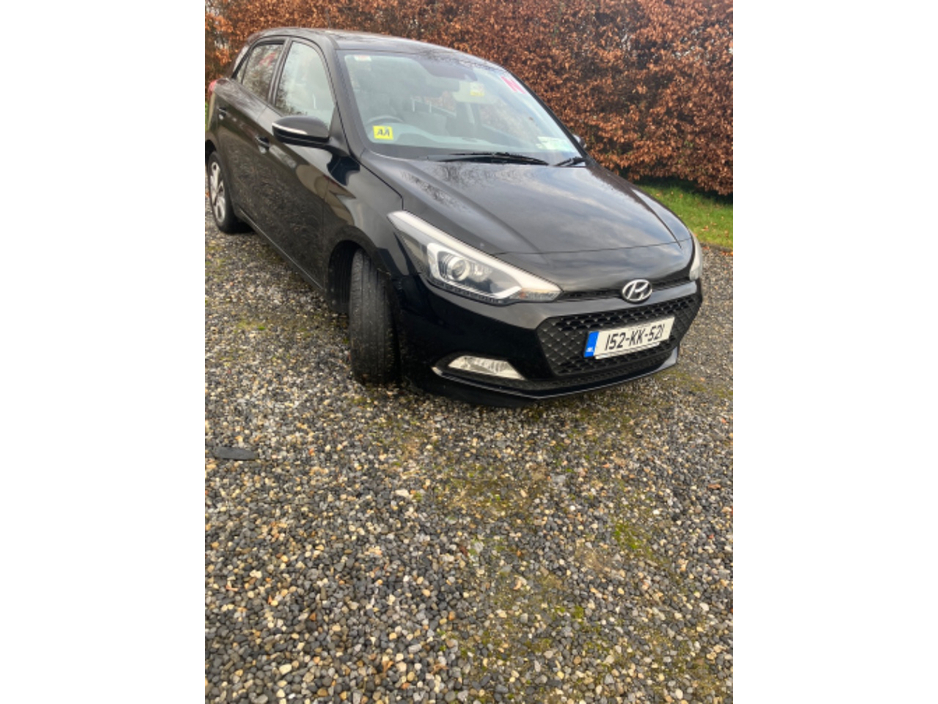 Hyundai i20 1.7 Executive Saloon Petrol Manual (116bhp) — thumbnail 3