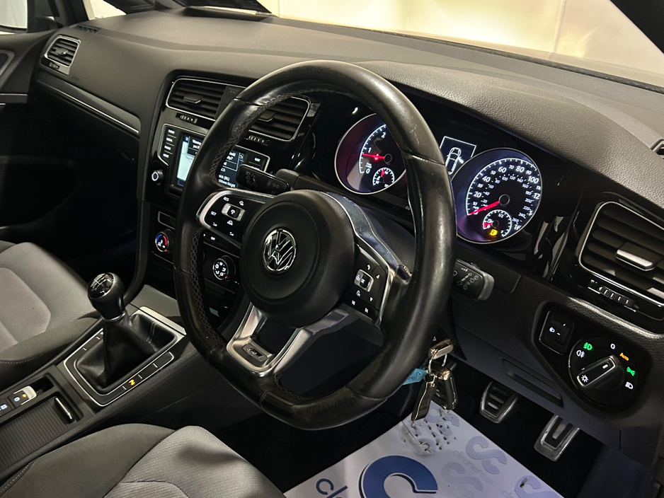 2016 Volkswagen Golf 2L Diesel For Sale Images