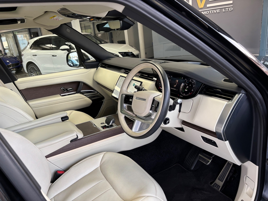 2025 Land Rover Range Rover 3L Petrol Plug-in Hybrid For Sale Images