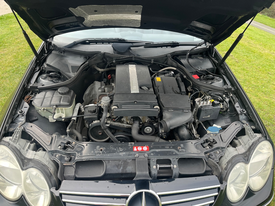 2005 Mercedes-Benz CLK Class 1.8L Petrol For Sale Images