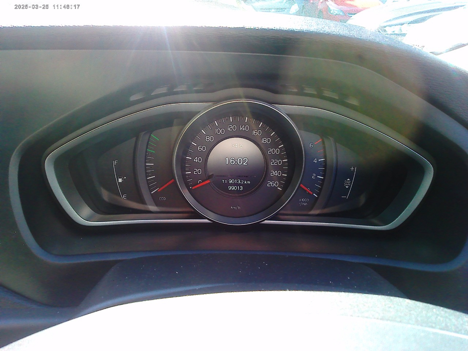 2016 Volvo V40 2L Diesel For Sale Images