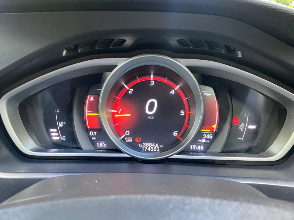 2017 Volvo V40 2L Diesel For Sale Images